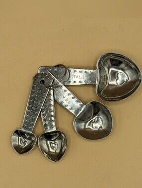 Heart Shaped Measuring Spoons Set Of 4 Nesting Stainless Steel China Pre-owned